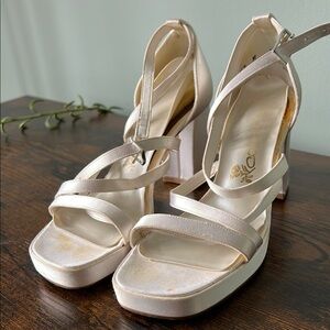 Elegant Vintage Cream Women's Heels